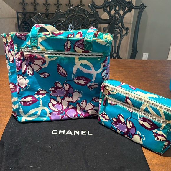 CHANEL TOTE AND COSMETIC BAG - Picture 1 of 11